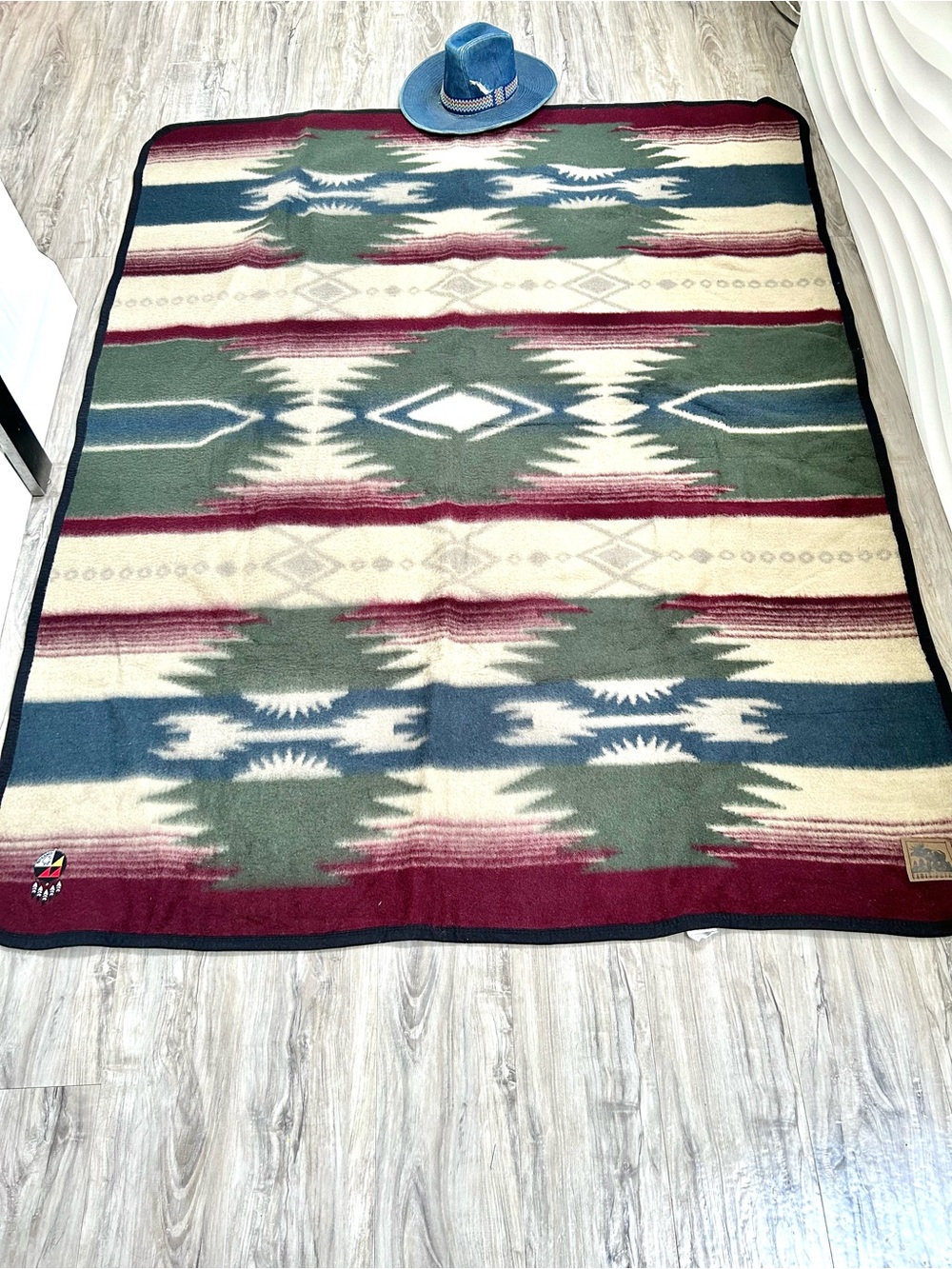 Native Southwestern AZTEN vibe fleece Blanket w cottagecore cabin country vibe